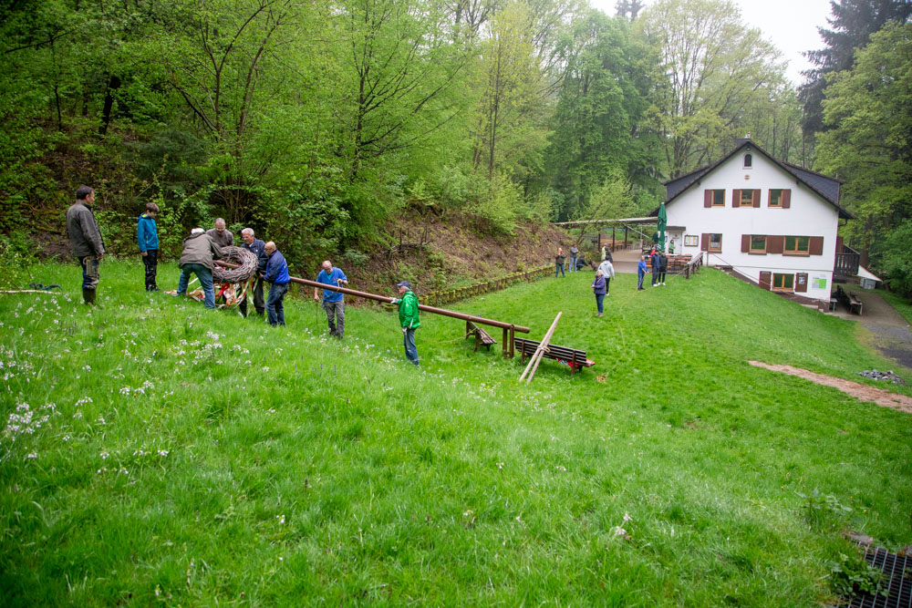 20220430 NF_Maibaum stellen_Karl-21.jpg
