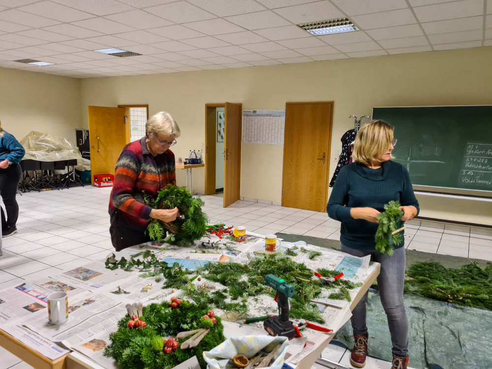 20231124 Plätzchen backen - Kranz binden_Sabine.jpg