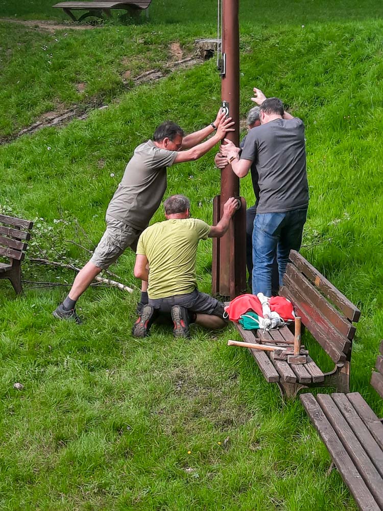 20240501 NF_Maibaum stellen und Maifeier_Anke-4.jpg