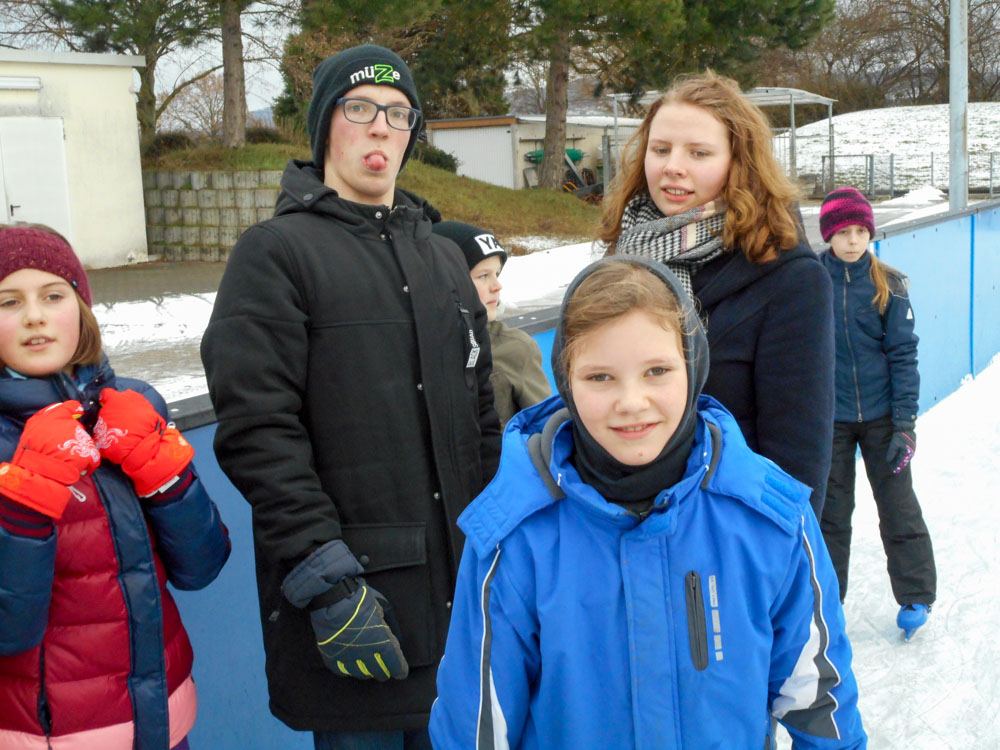 20170114_NF-FF_Eislaufen_Andrea und Anke_86661797.jpg