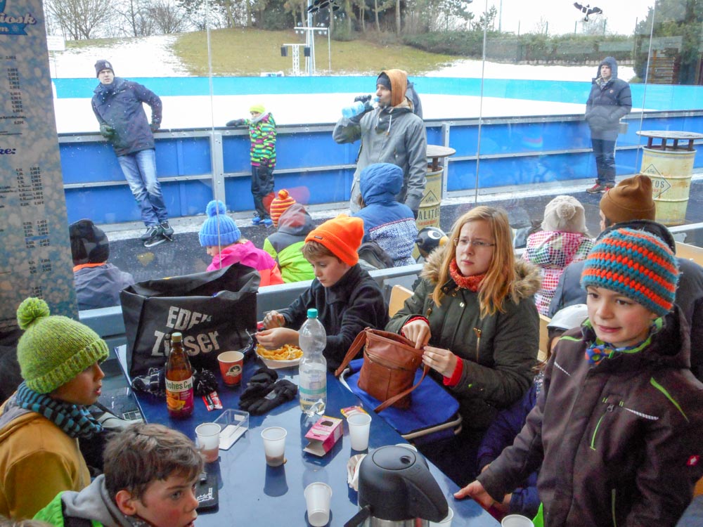 20170114_NF-FF_Eislaufen_Andrea und Anke_86661809.jpg
