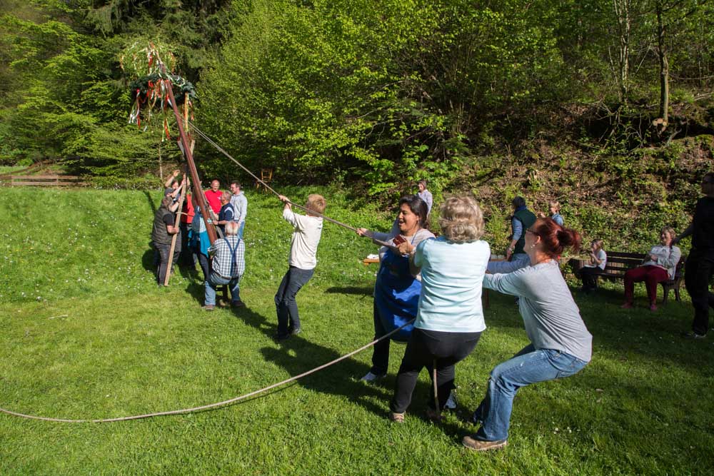 20170430 Maibaum aufstellen-93.jpg