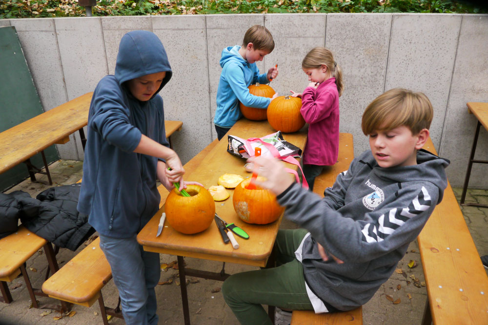 20171021 Kürbisschnitzen_Anke-1.jpg