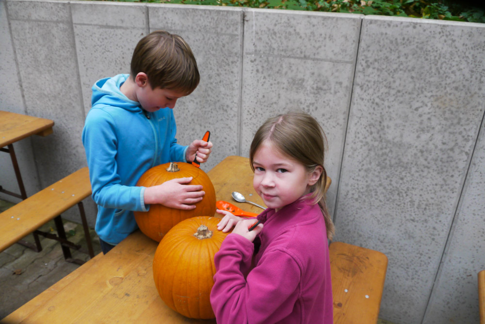 20171021 Kürbisschnitzen_Anke-2.jpg
