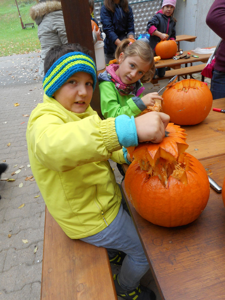 20181027 NF_Kürbisschnitzen_Anke-5.jpg