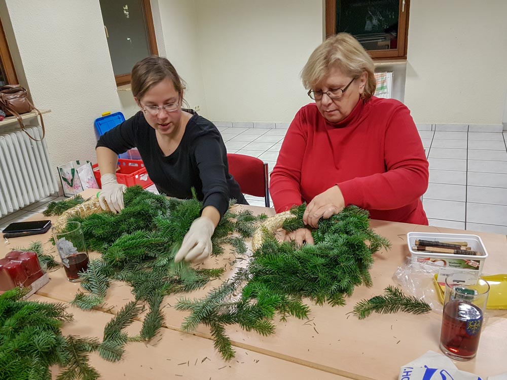 20181130 NF_Adventskranzbinden_Sabine-3.jpg