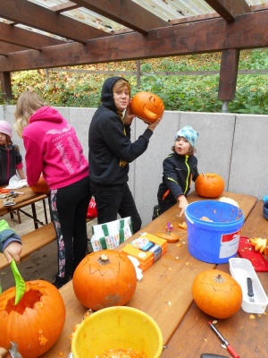 20181027 NF_Kürbisschnitzen_Anke-9.jpg